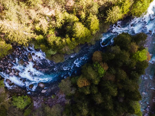 Ete_Paysages_Les-Gillardes-©OTDevoluy_21-05-2021_drone-1.jpg