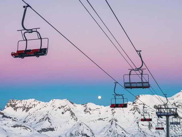 Hiver Domaine Alpin Coucher De Lune ©ot Le Dévoluy 17 01 2022 1