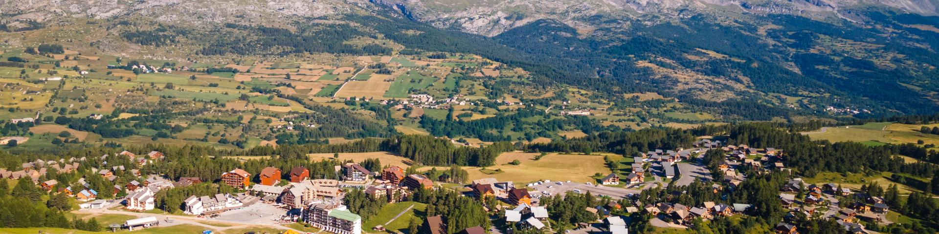 Eté_Stations Villages_La Joue du Loup ©OT Le Dévoluy 22 07 2021_drone-5