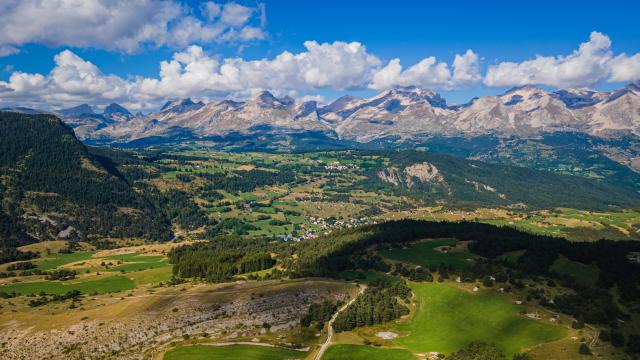 Summer_Landscapes_Chaîne Ferrand Obiou_from the Combe de la Mayt ©OT Le Dévoluy_01 09 2021_drone (4)