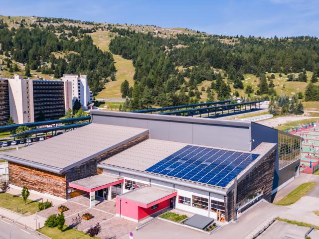 Le centre sportif du Dévoluy, dans les Hautes Alpes vous accueille en été.