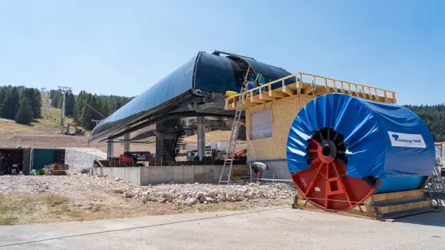 Travaux de contruction de la télécabine du Jas à Superdévoluy