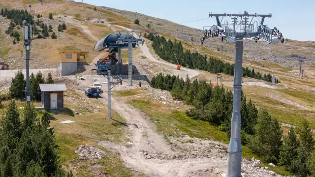 Travaux de contruction de la télécabine du Jas à Superdévoluy